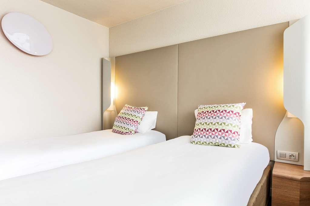 Campanile Versailles Buc Buc  Zimmer foto